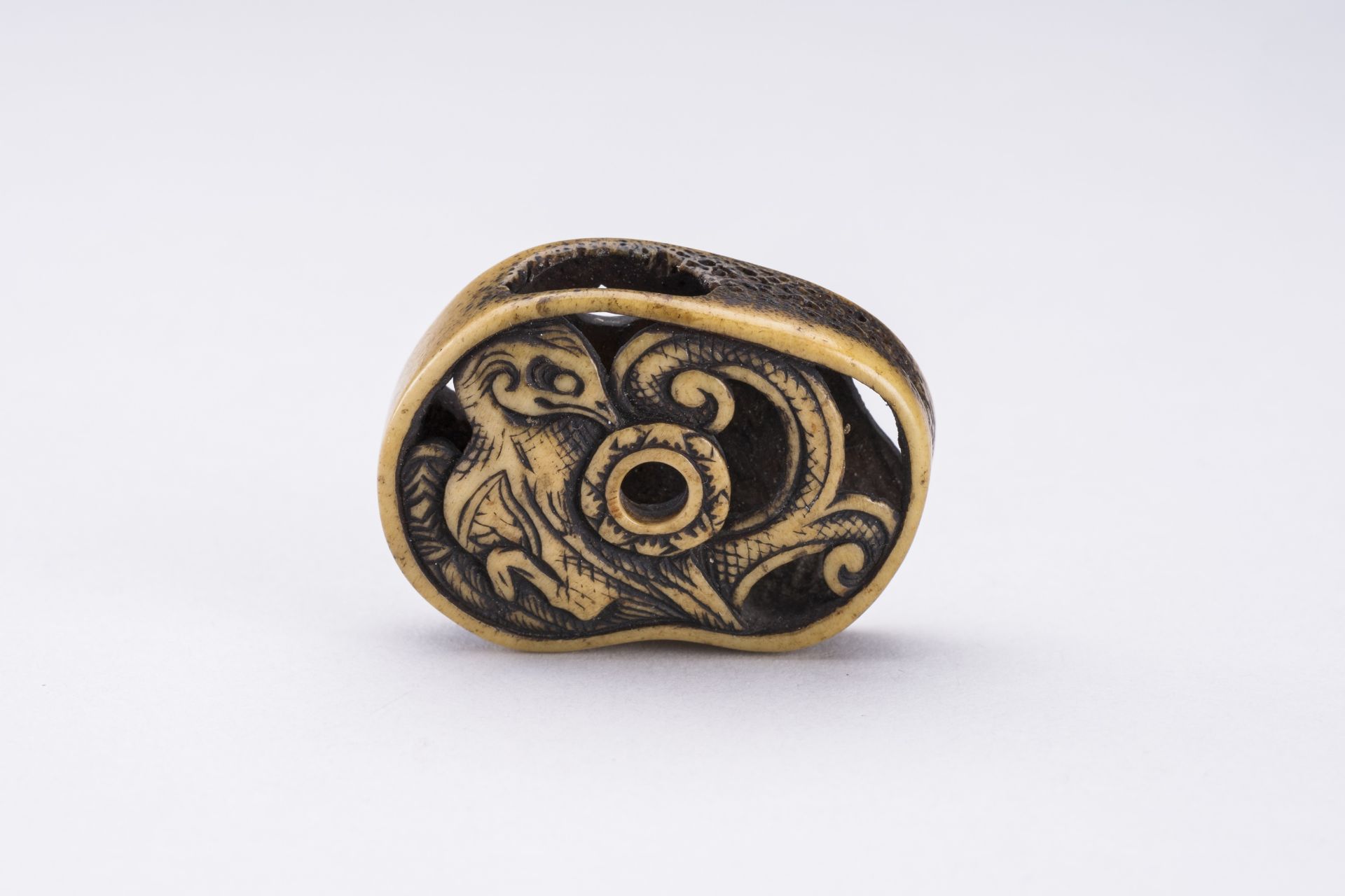 A STAG ANTLER RYUSA MANJU NETSUKE OF A KIRIN AND PHOENIX - Image 2 of 5