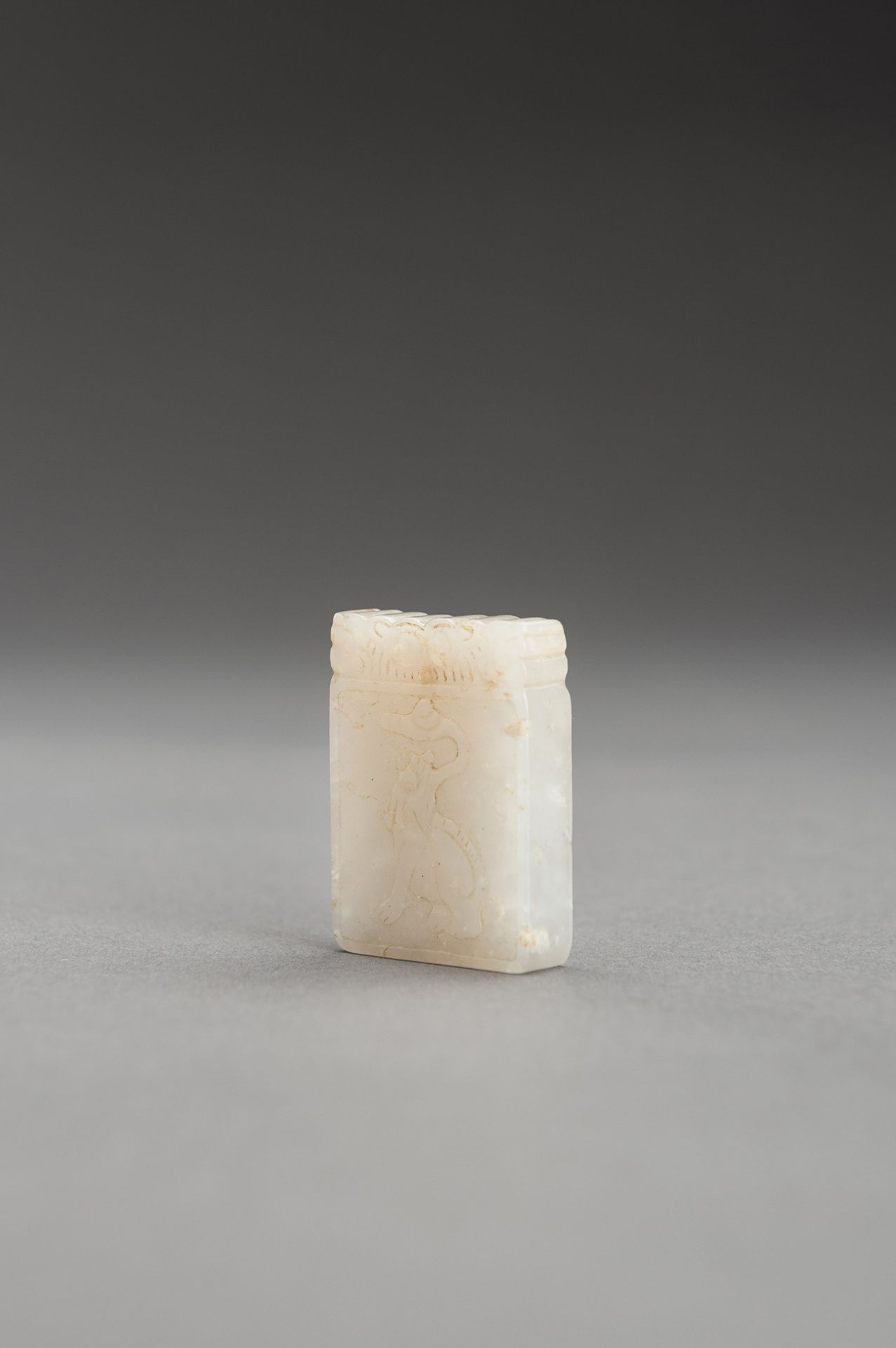 A WHITE JADE MINIATURE PLAQUE - Image 3 of 11