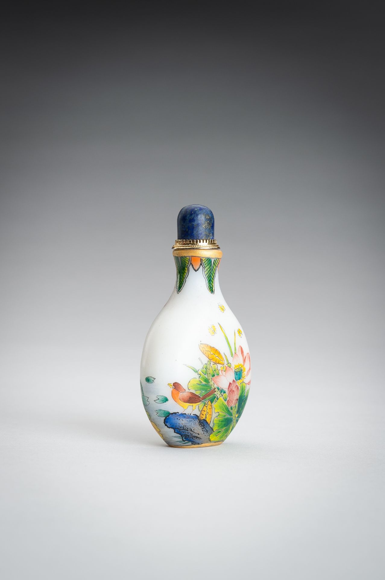 AN ENAMELED GLASS SNUFF BOTTLE WITH FLOWERS AND BIRDS, REPUBLIC - Image 3 of 13