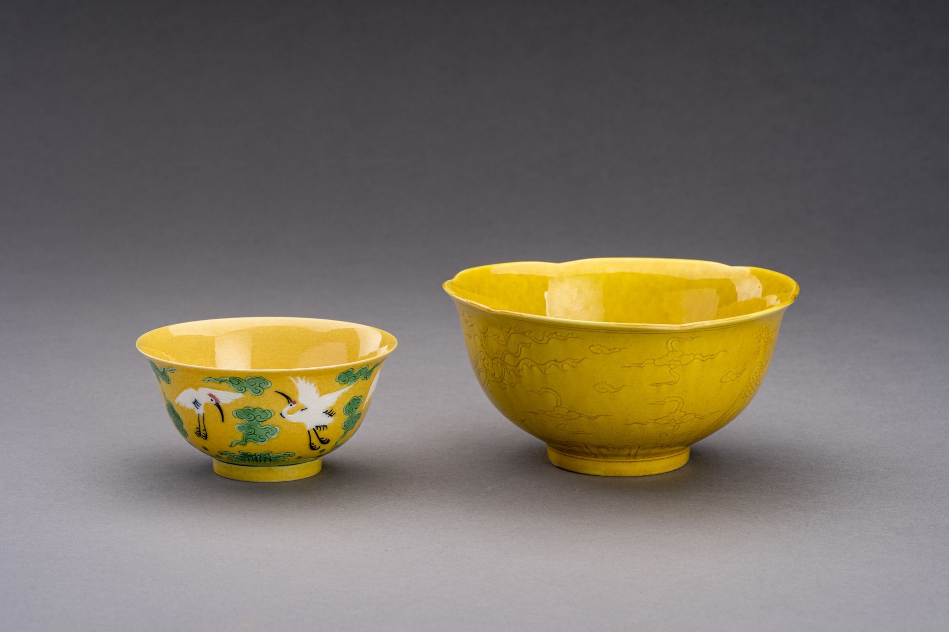 A LOT WITH TWO YELLOW GROUND PORCELAIN BOWLS - Image 5 of 11