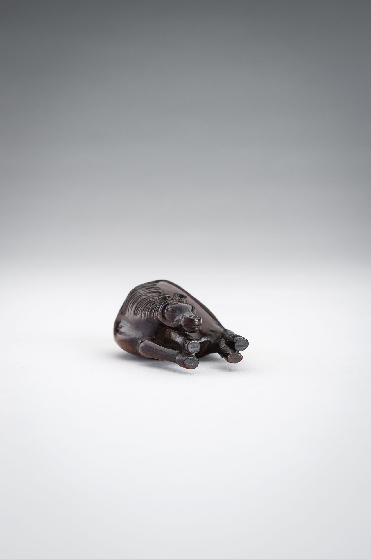 A LARGE WOOD NETSUKE OF A STANDING HORSE - Image 10 of 10