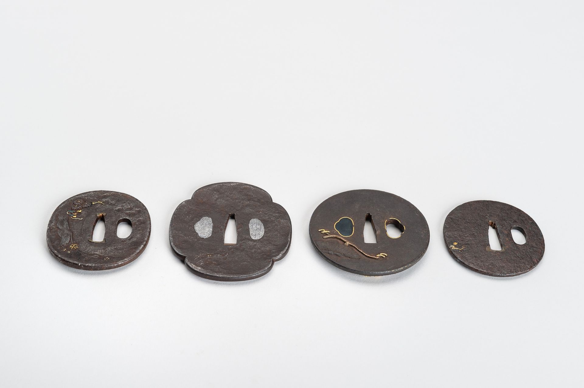 A LOT WITH FOUR IRON TSUBA, EDO PERIOD - Image 12 of 12