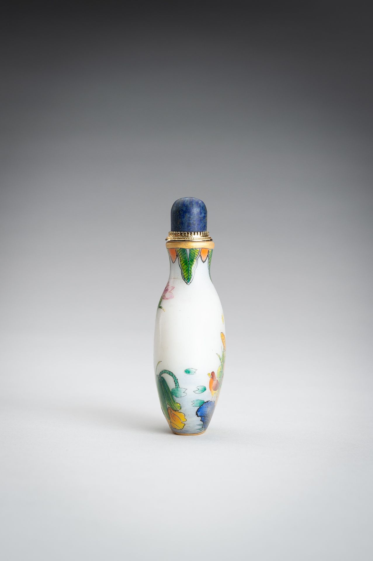 AN ENAMELED GLASS SNUFF BOTTLE WITH FLOWERS AND BIRDS, REPUBLIC - Image 4 of 13