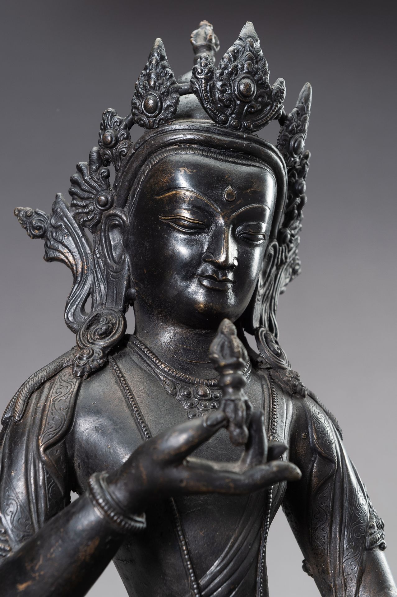 A BRONZE FIGURE OF VAJRASATTVA, 1900s - Bild 3 aus 12