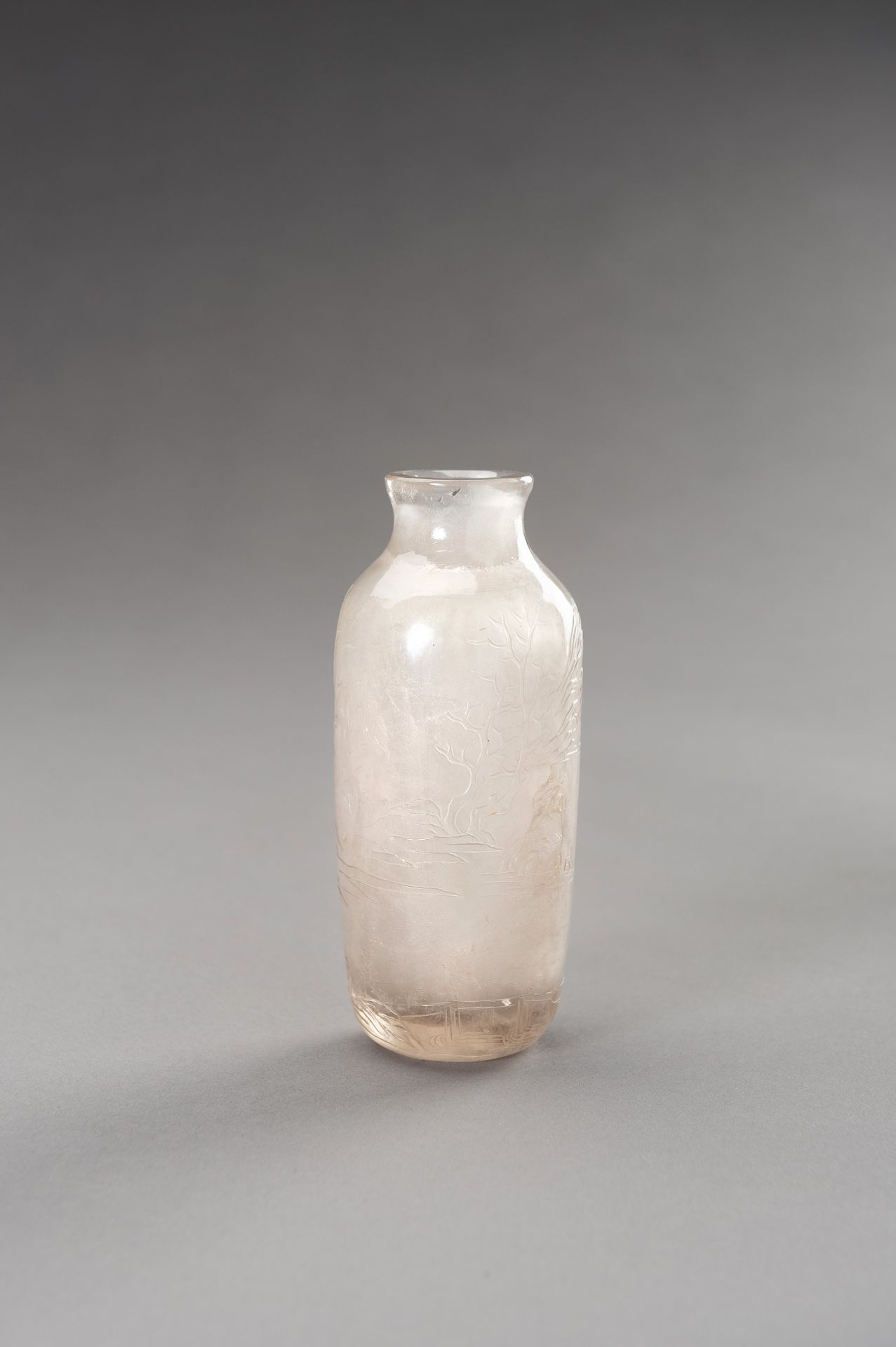 A ROCK CRYSTAL 'LANDSCAPE' VASE, QING DYNASTY - Bild 2 aus 9