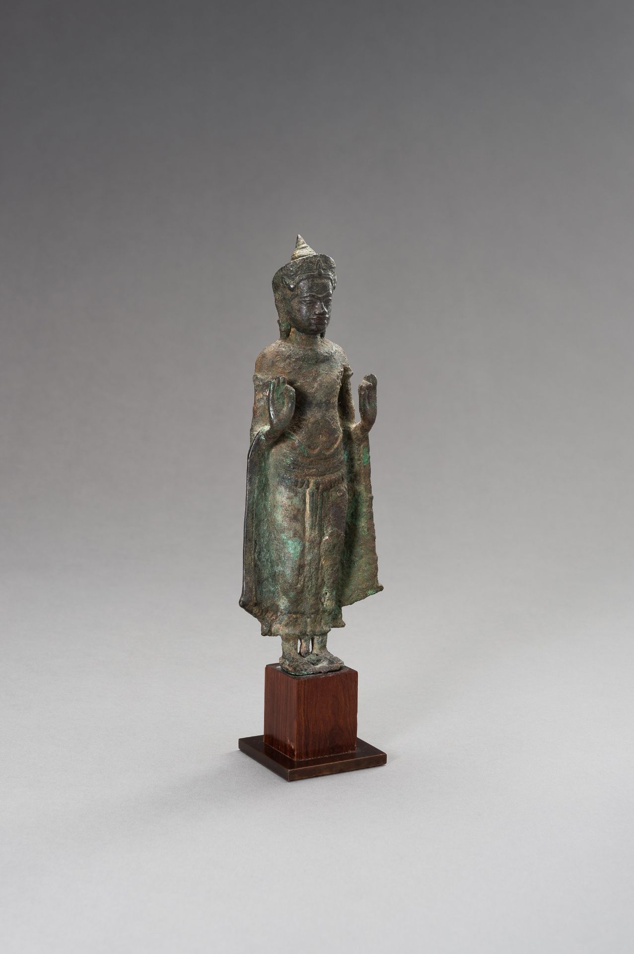 A KHMER BRONZE FIGURE OF A CROWNED BUDDHA, 13TH CENTURY - Image 10 of 12