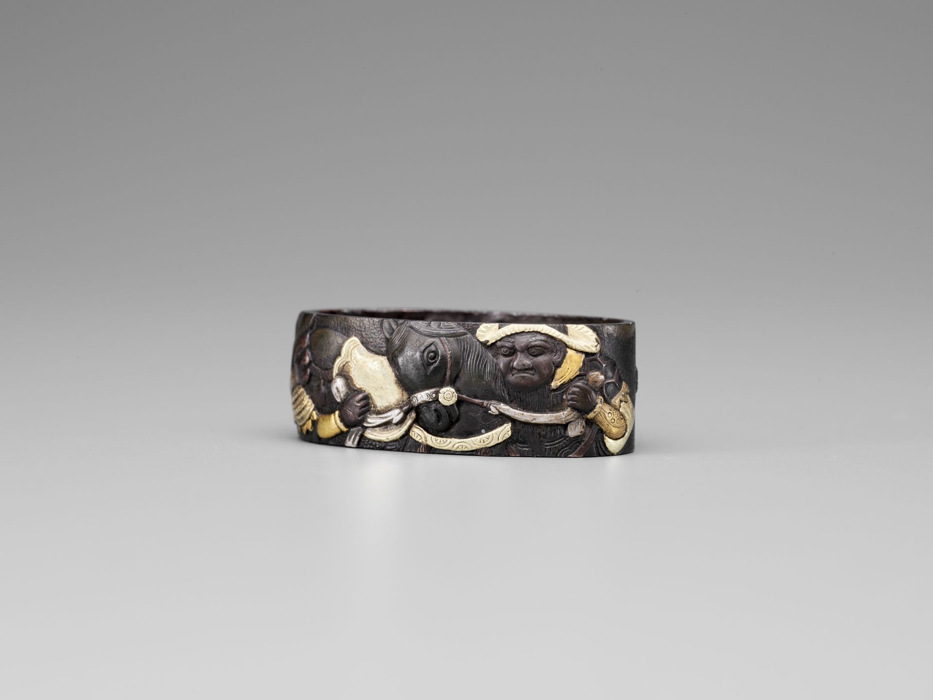 TWO FUCHI WITH SAMURAI AND HORSES - Image 4 of 9