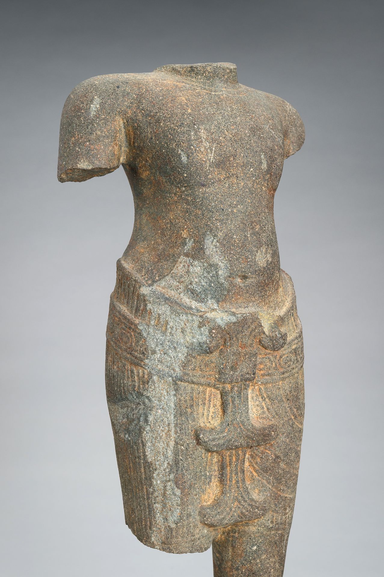 A KHMER ANGKOR WAT STYLE SANDSTONE TORSO OF A MALE DEITY - Image 5 of 11