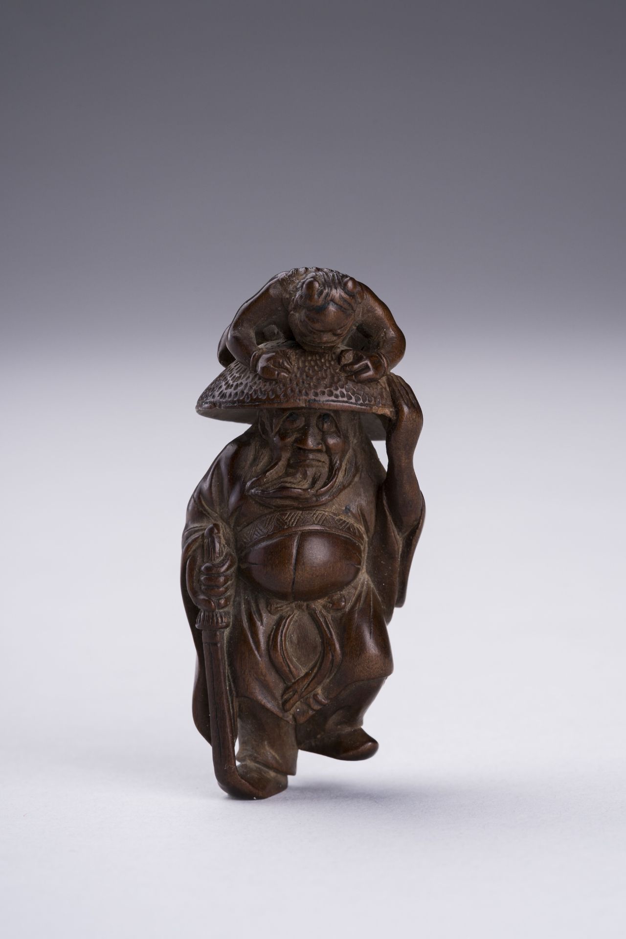 A BOXWOOD NETSUKE OF SHOKI AND ONI - Image 2 of 6