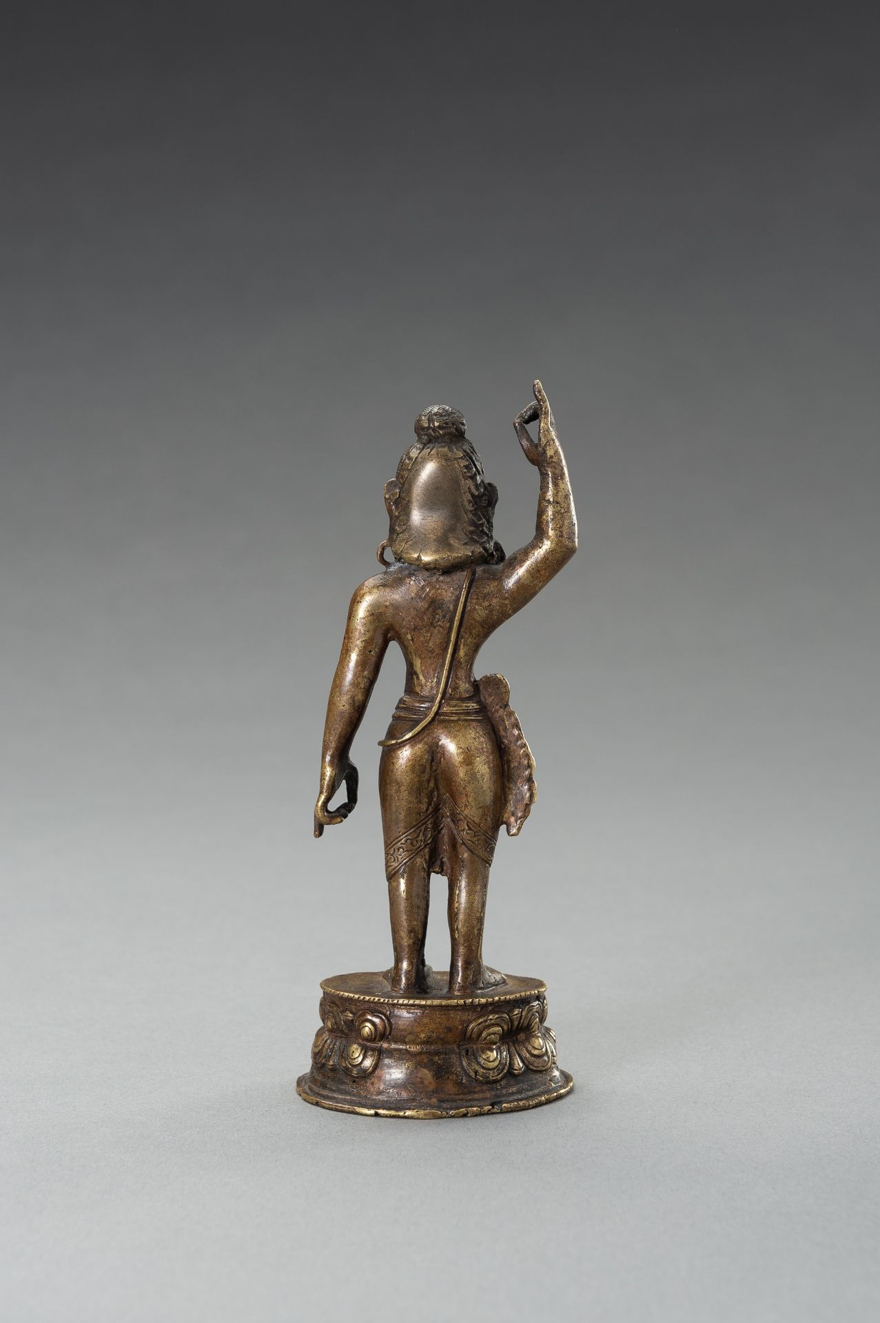 A BRONZE FIGURE OF THE INFANT BUDDHA SHAKYAMUNI, 19TH CENTURY - Image 7 of 8