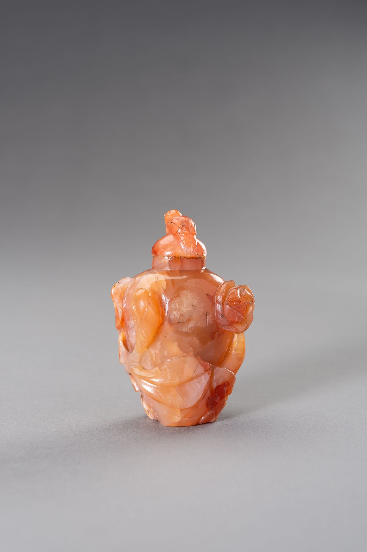 AN AGATE SNUFF BOTTLE, QING DYNASTY - Image 3 of 11