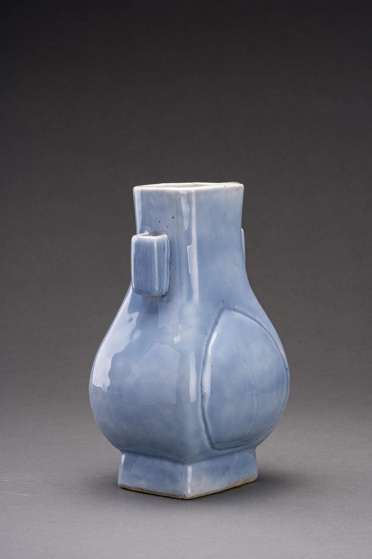 A CLAIRE DE LUNE PORCELAIN BALUSTER VASE, HU, 1900s - Image 5 of 8