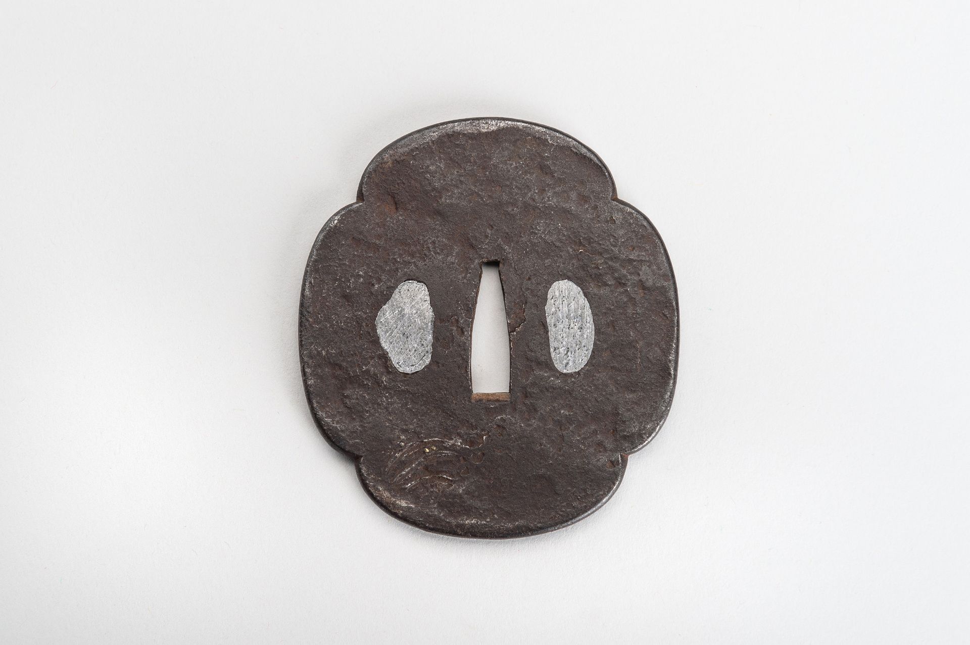 A LOT WITH FOUR IRON TSUBA, EDO PERIOD - Image 11 of 12