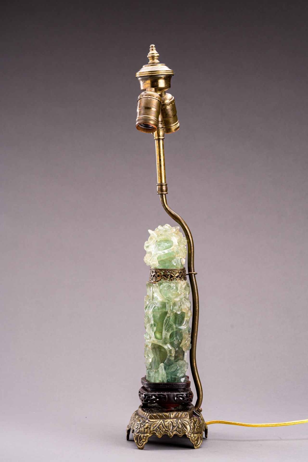 A QING DYNASTY CHRYSOPRASE LIDDED VASE AS LAMP BASE - Image 9 of 9