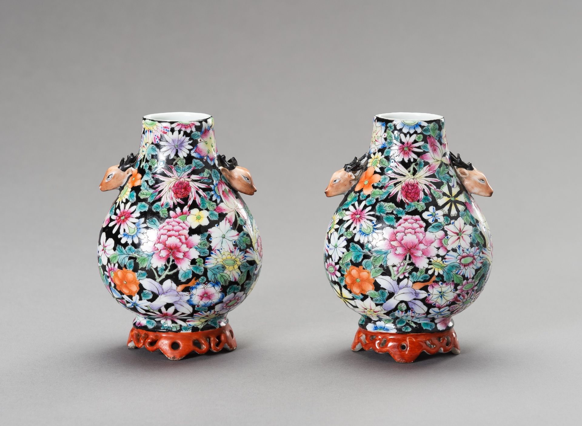 A SMALL PAIR OF 'MILLEFLEUR' PORCELAIN VASES