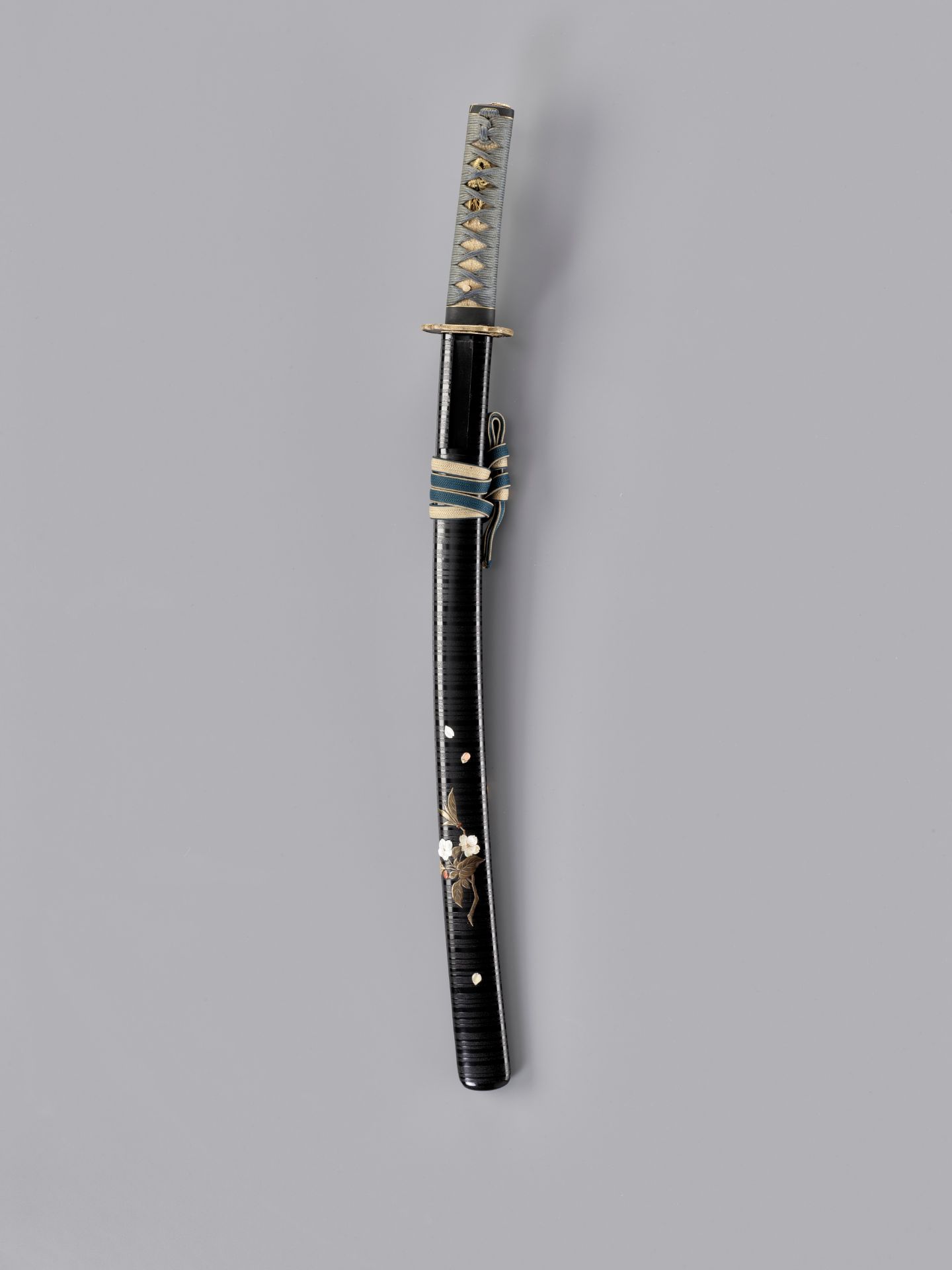 A SUPERB INLAID LACQUER WAKIZASHI KOSHIRAE WITH CHERRY BLOSSOMS - Image 7 of 9