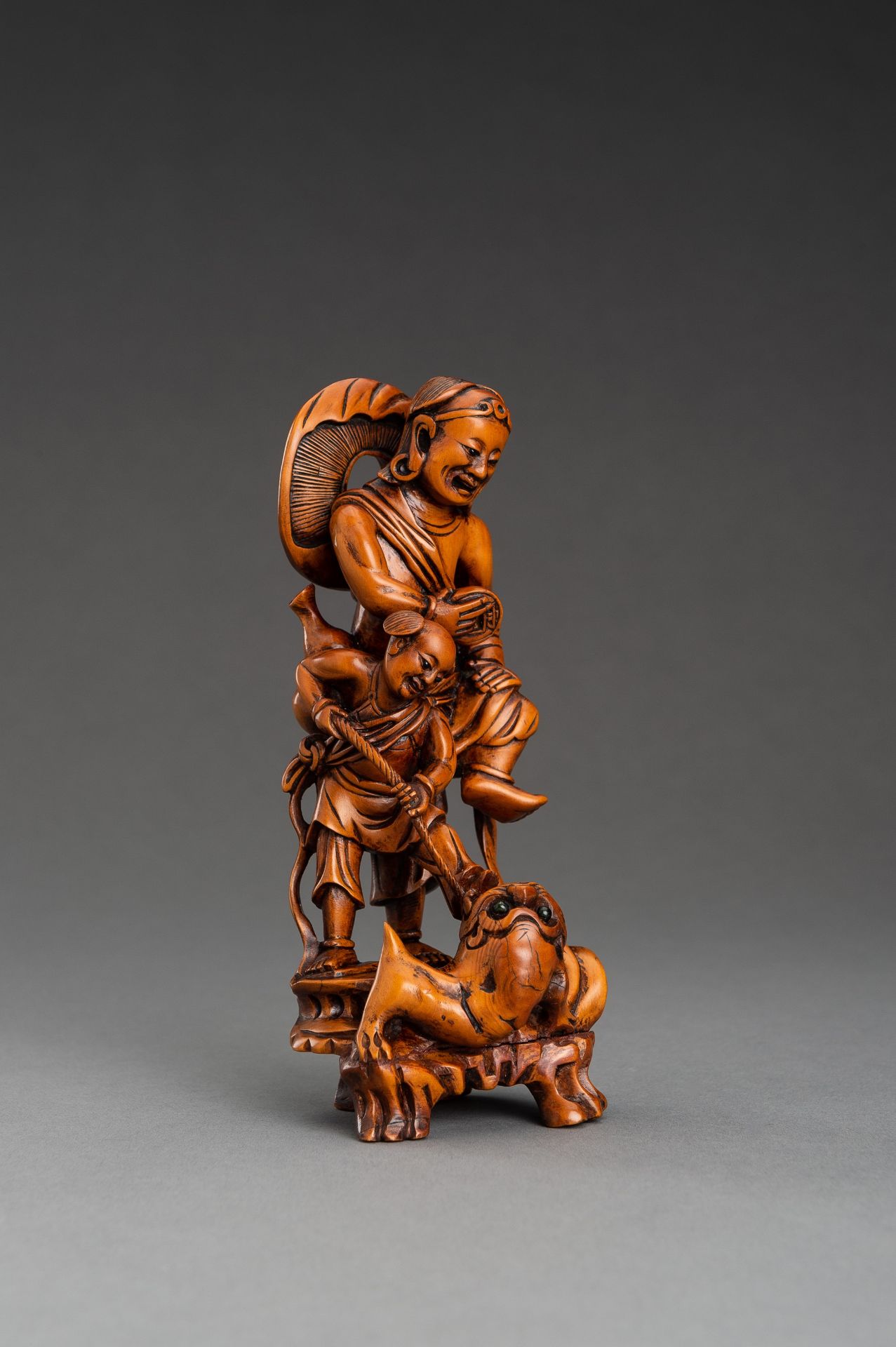 A WOOD FIGURE OF LIU HAI CATCHING THE THREE-LEGGED TOAD, 1900s - Image 6 of 11