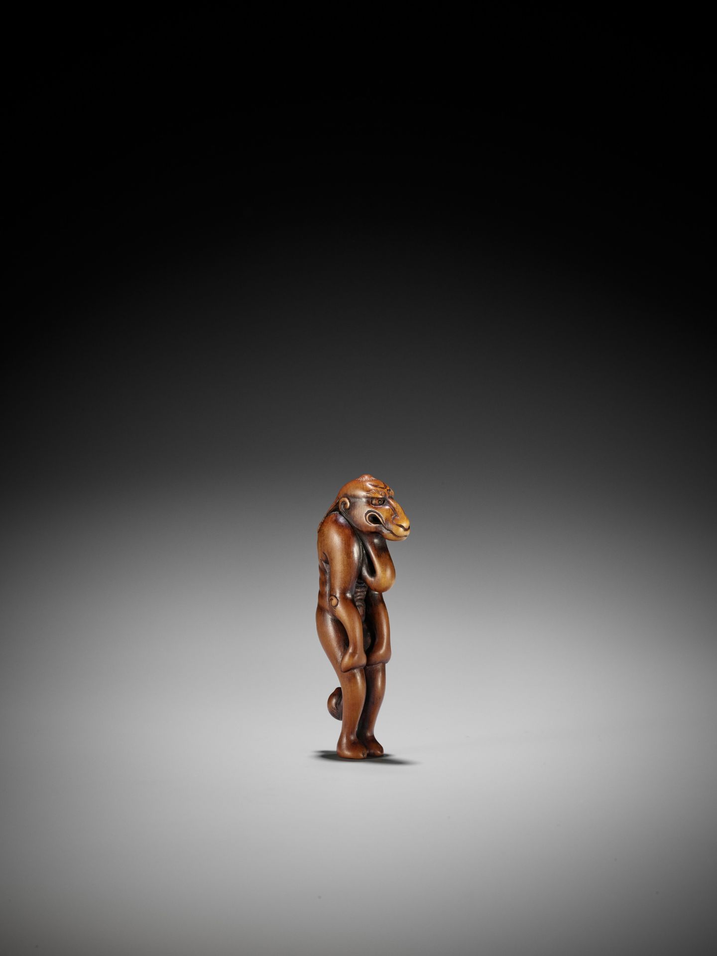 A CONTEMPORARY WOOD NETSUKE OF A MYTHICAL BEAST - Image 4 of 13