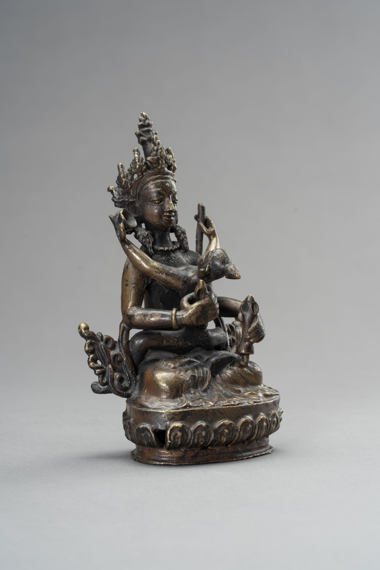 A BRONZE GROUP OF VAJRASATTVA IN UNION WITH VAJRAMAMANI, 1900s - Image 2 of 10