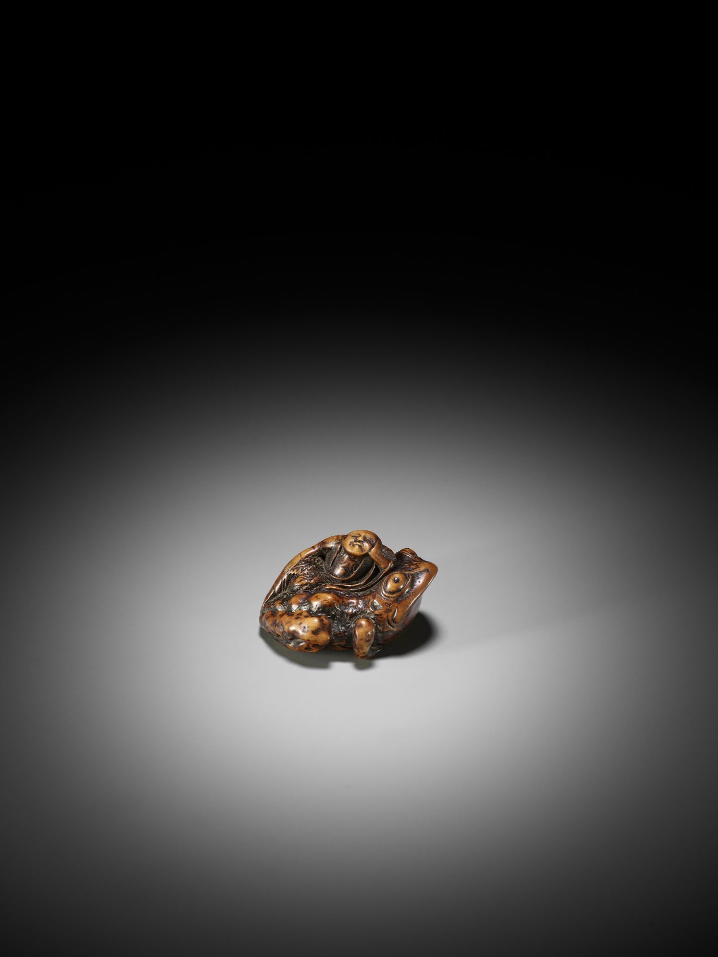 SHUYA: A WOOD NETSUKE OF GAMA SENNIN ON A TOAD - Image 7 of 14