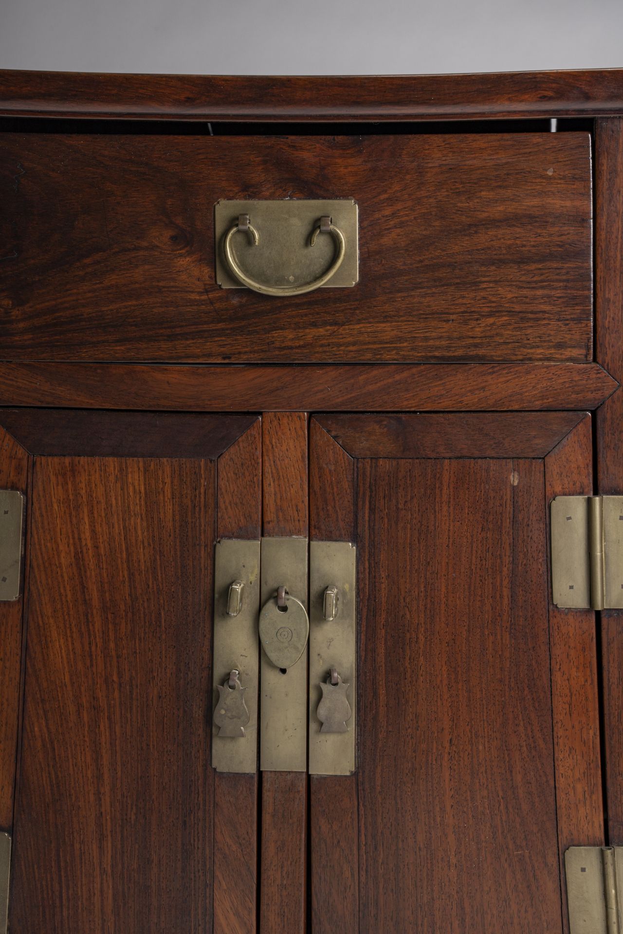 A HONGMU ALTAR COFFER, 1900s - Image 3 of 10