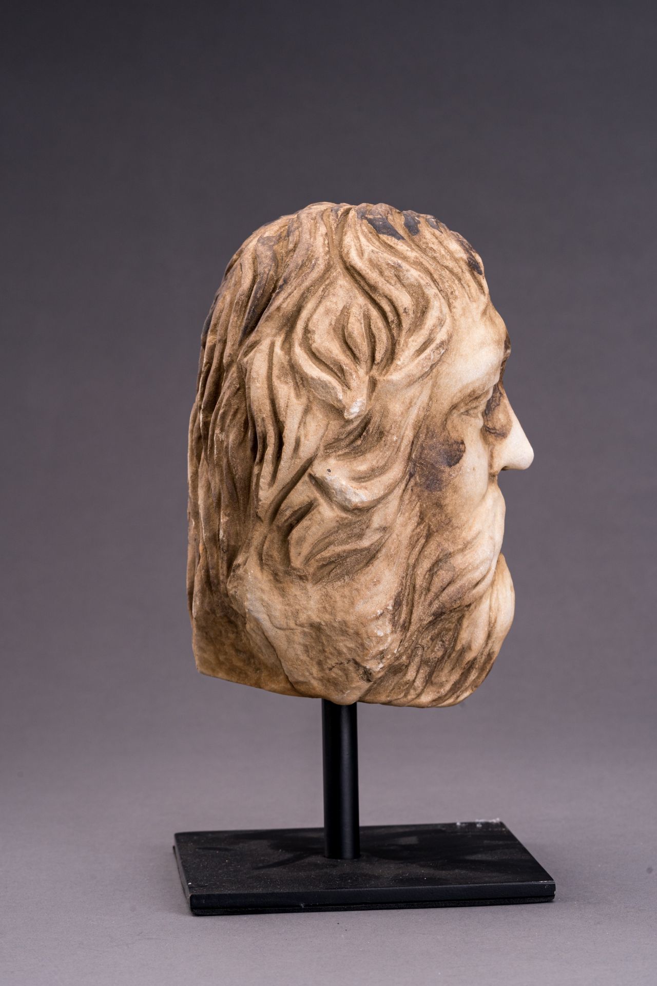 A GANDHARAN MARBLE HEAD OF A MAN - Image 5 of 7