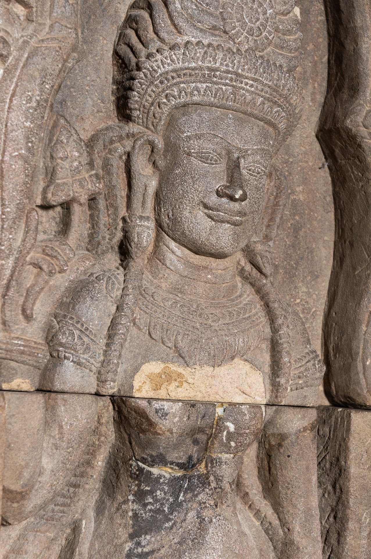 A VERY LARGE KHMER-STYLE SANDSTONE FIGURE OF AN APSARA, c. 1920s - Image 8 of 15