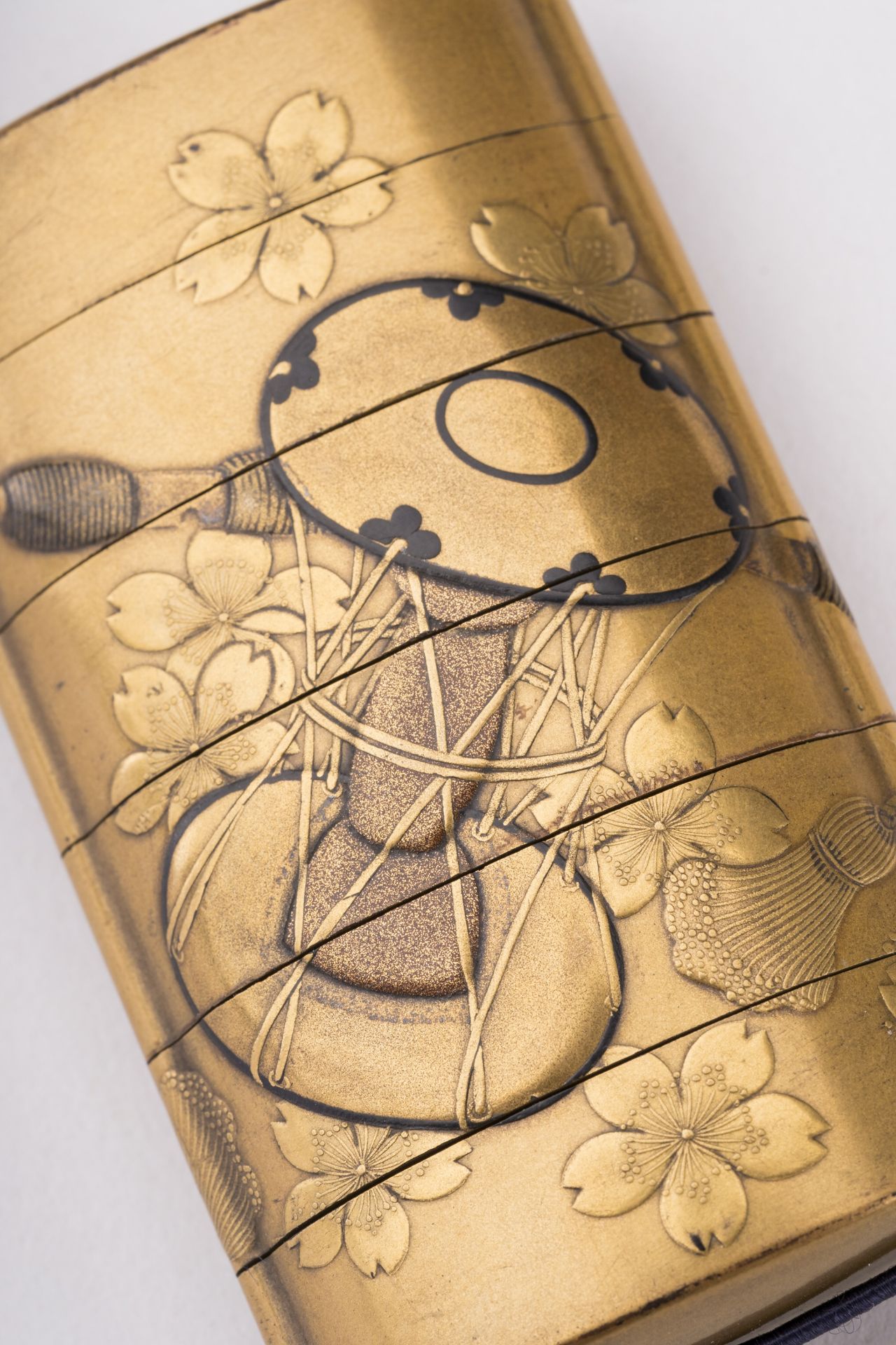 A GOLD LACQUER FIVE-CASE INRO WITH TSUZUMI, EDO - Image 2 of 3
