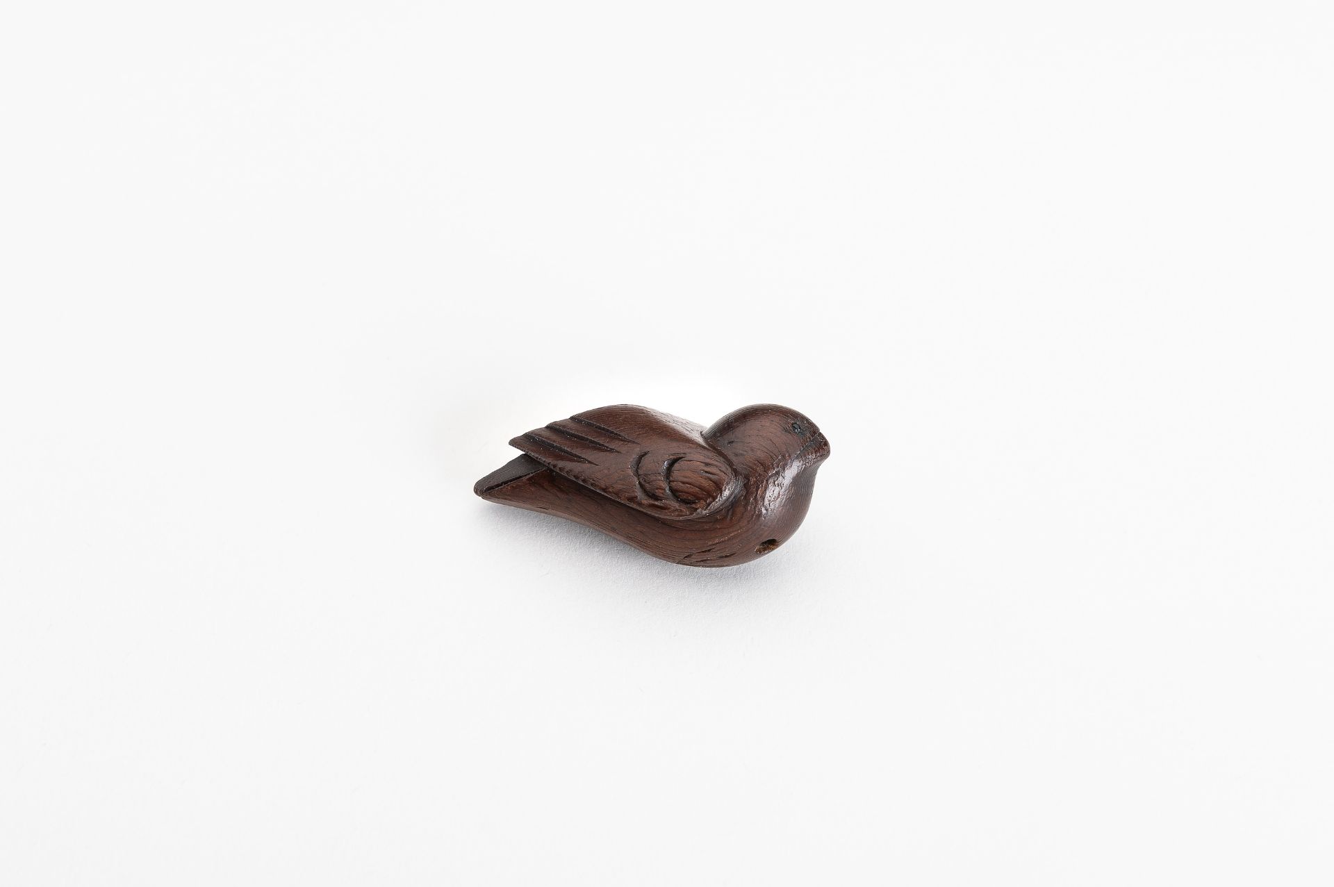 A WOOD NETSUKE OF A SPARROW, EDO - Image 8 of 13