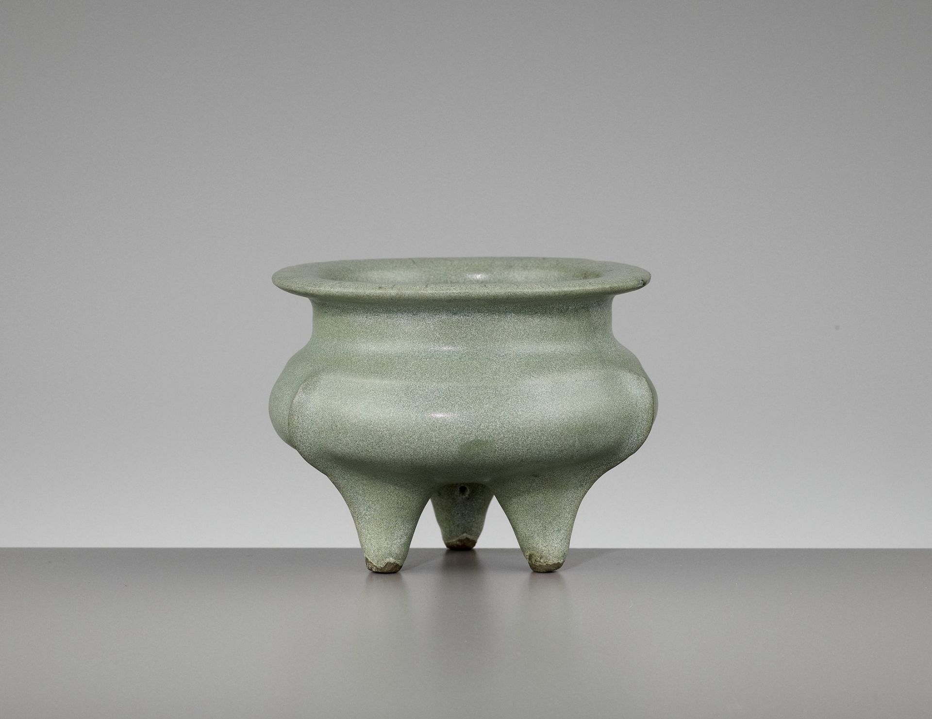 A LONGQUAN TRIPOD CENSER, SOUTHERN SONG