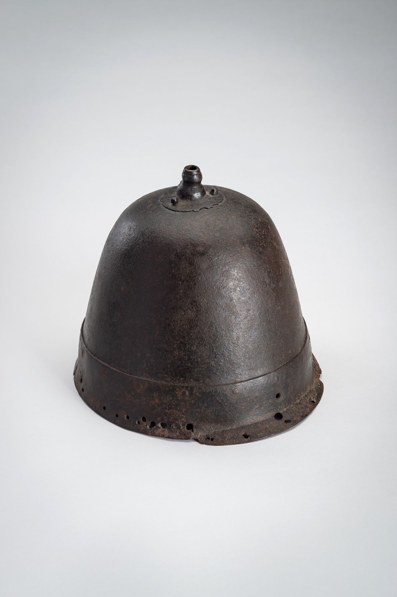 A 'KOREAN' IRON HELMET, MOMOYAMA - Bild 2 aus 14