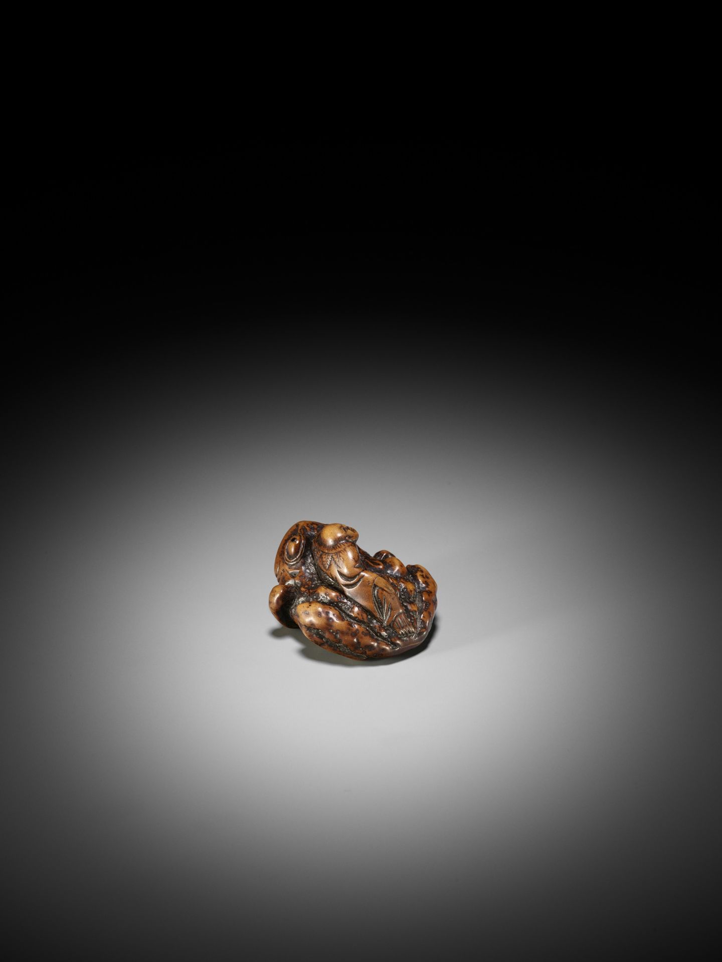 SHUYA: A WOOD NETSUKE OF GAMA SENNIN ON A TOAD - Image 2 of 14