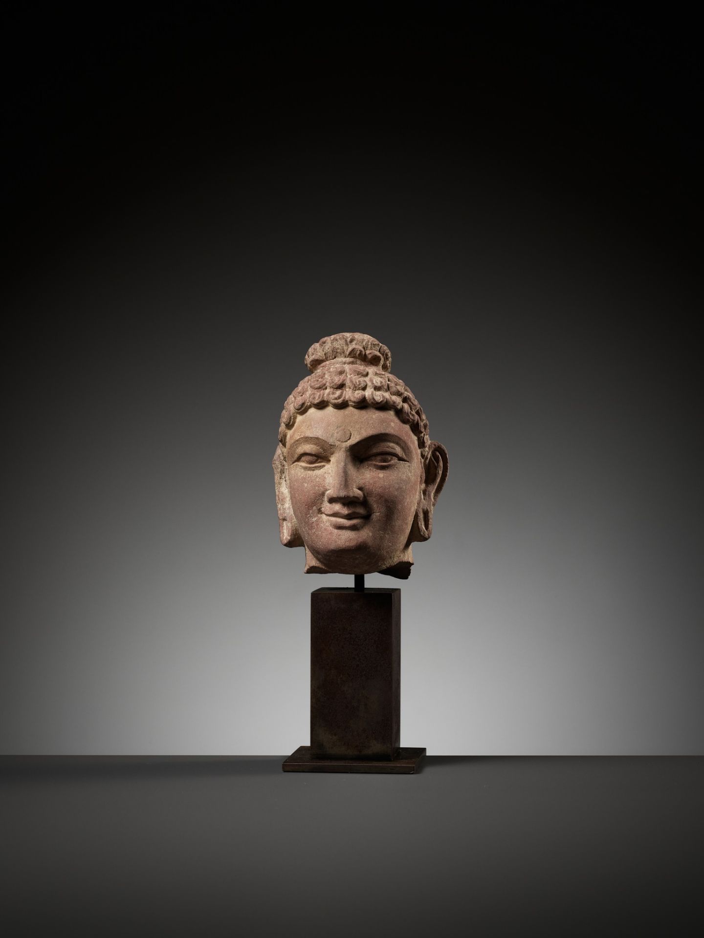 A RED SANDSTONE HEAD OF BUDDHA, MATHURA, KUSHAN PERIOD - Image 2 of 15