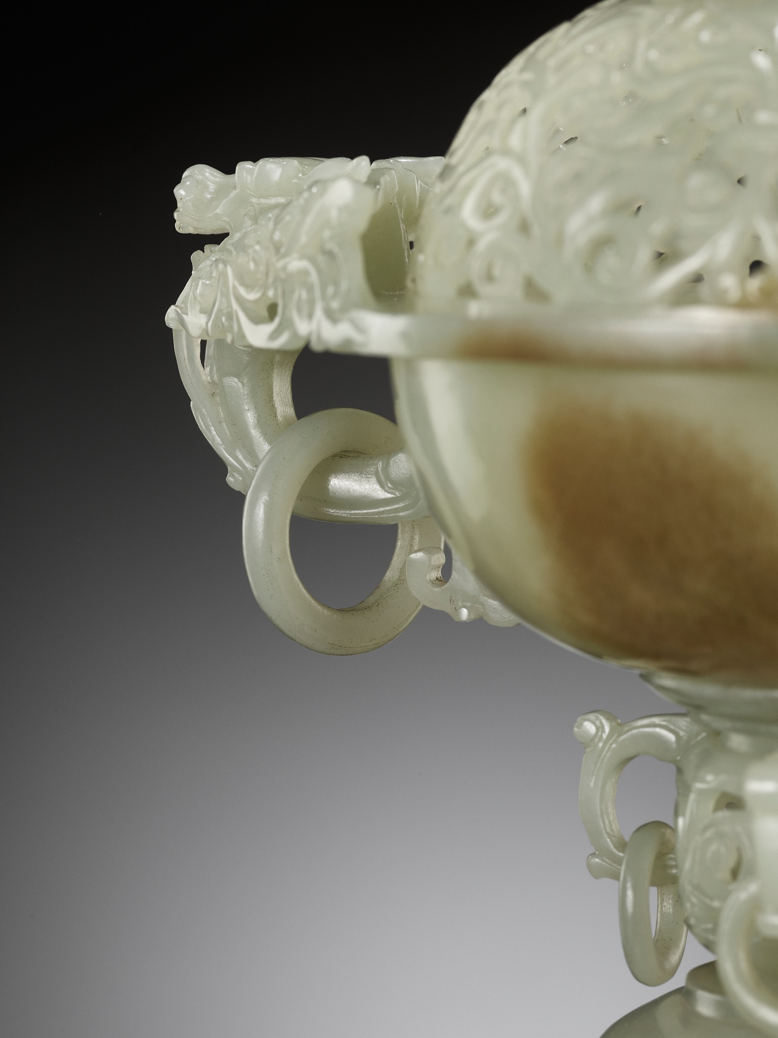 A MUGHAL STYLE PALE CELADON JADE CENSER AND COVER - Image 10 of 16