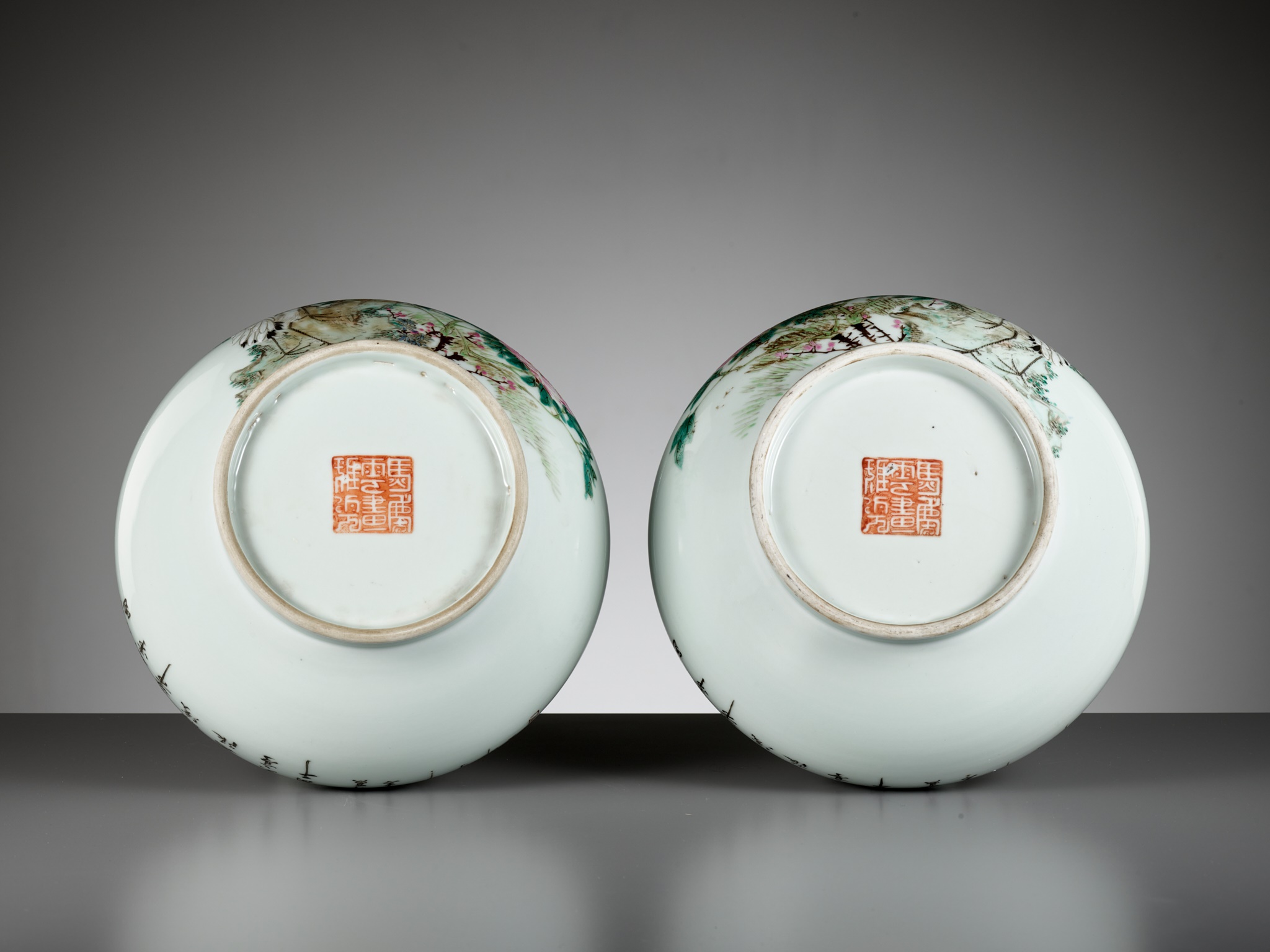 A PAIR OF 'QIANJIANG CAI' ENAMELED 'PEACOCK AND CRANE' VASES, BY MA QINGYUN, DATED 1920 - Image 12 of 13