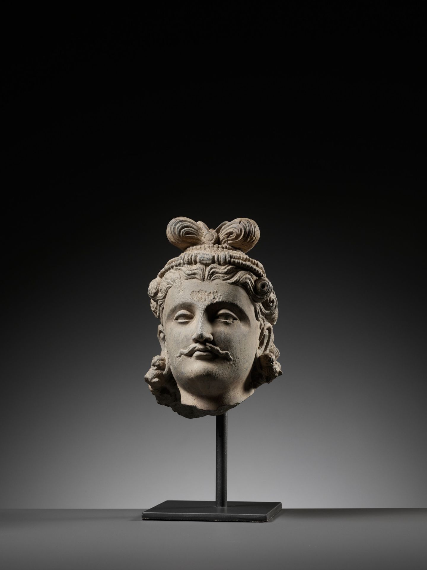 AN IMPORTANT SCHIST HEAD OF MAITREYA, ANCIENT REGION OF GANDHARA, 2ND-3RD CENTURY - Image 3 of 13