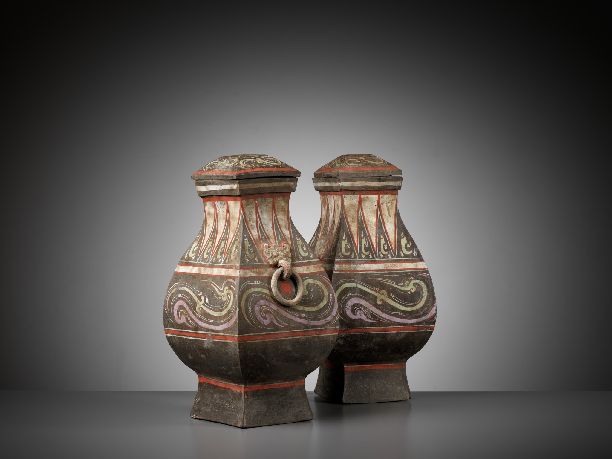 A PAIR OF LARGE PAINTED POTTERY SQUARE VASES AND COVERS, FANGHU, HAN DYNASTY - Image 10 of 19