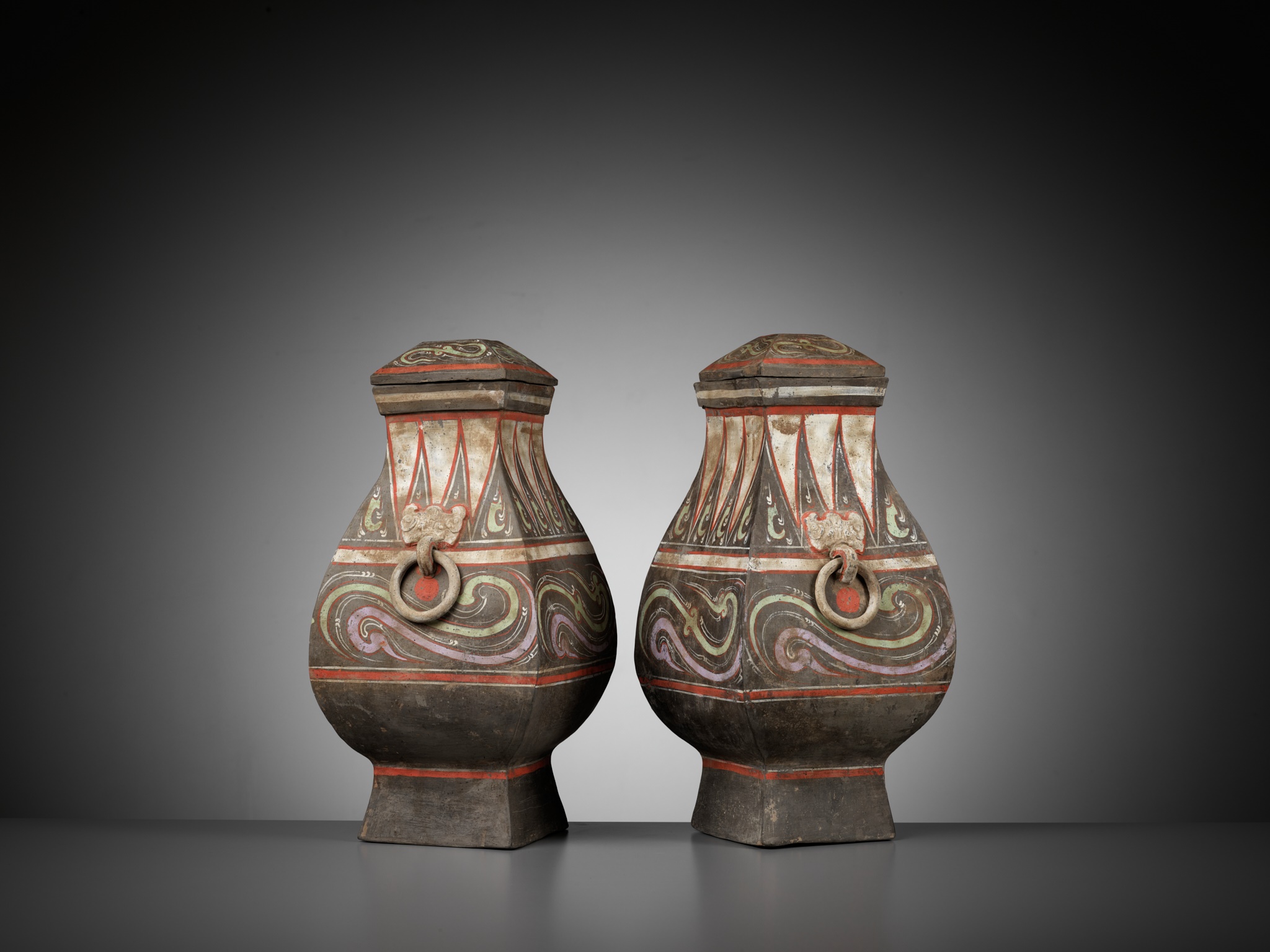 A PAIR OF LARGE PAINTED POTTERY SQUARE VASES AND COVERS, FANGHU, HAN DYNASTY - Image 11 of 19