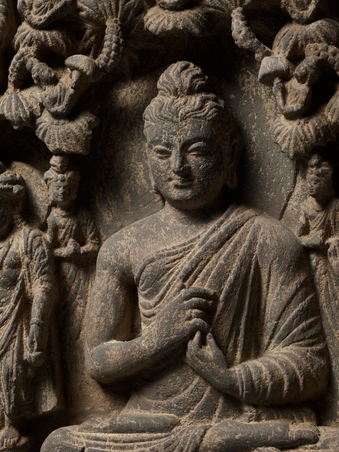 A SCHIST STELE DEPICTING BUDDHA, ANCIENT REGION OF GANDHARA, 3RD-4TH CENTURY - Image 3 of 11