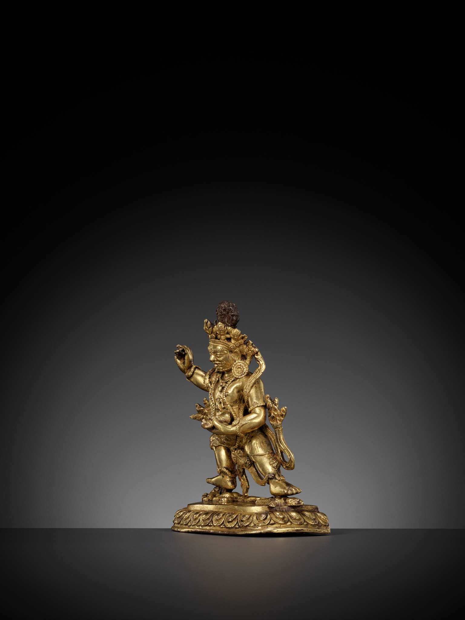 A GILT FIGURE OF VAJRAPANI, TIBET, 17TH-18TH CENTURY - Image 7 of 10