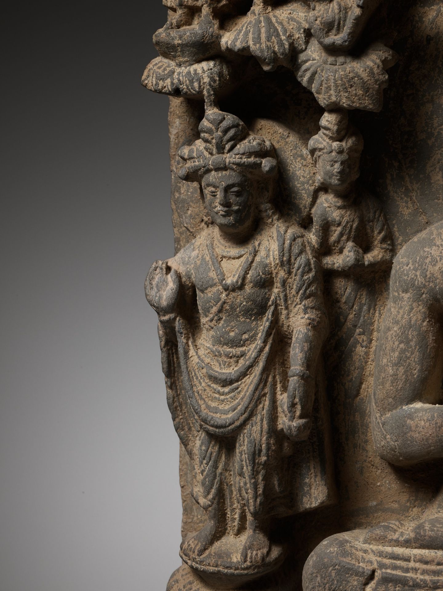 A SCHIST STELE DEPICTING BUDDHA, ANCIENT REGION OF GANDHARA, 3RD-4TH CENTURY - Image 9 of 11