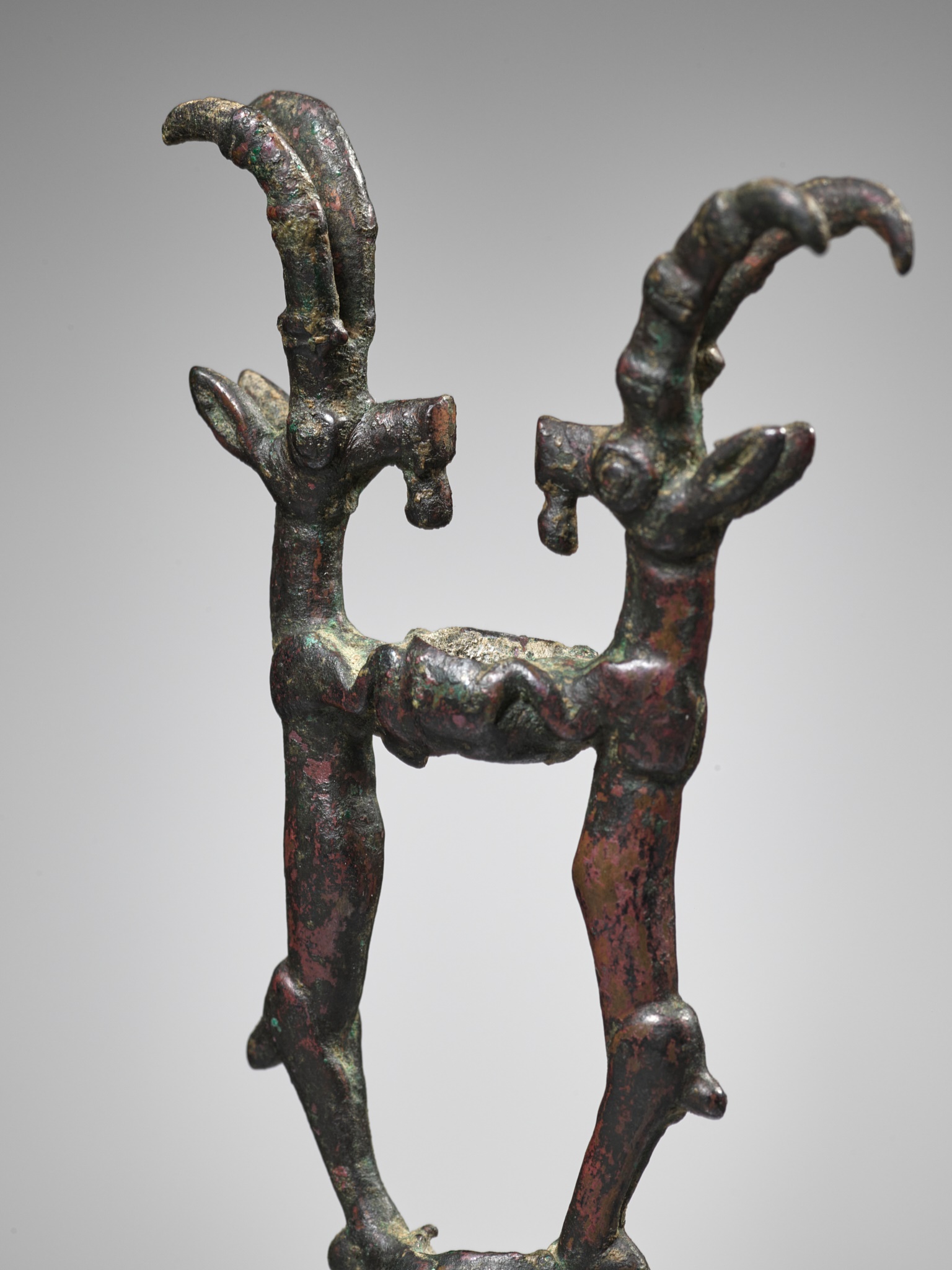 A LURISTAN BRONZE 'DOUBLE IBEX' FINIAL, IRAN, CIRCA 1350-1000 BC - Image 2 of 11