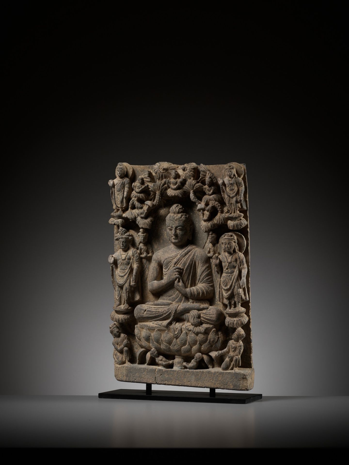 A SCHIST STELE DEPICTING BUDDHA, ANCIENT REGION OF GANDHARA, 3RD-4TH CENTURY - Image 10 of 11