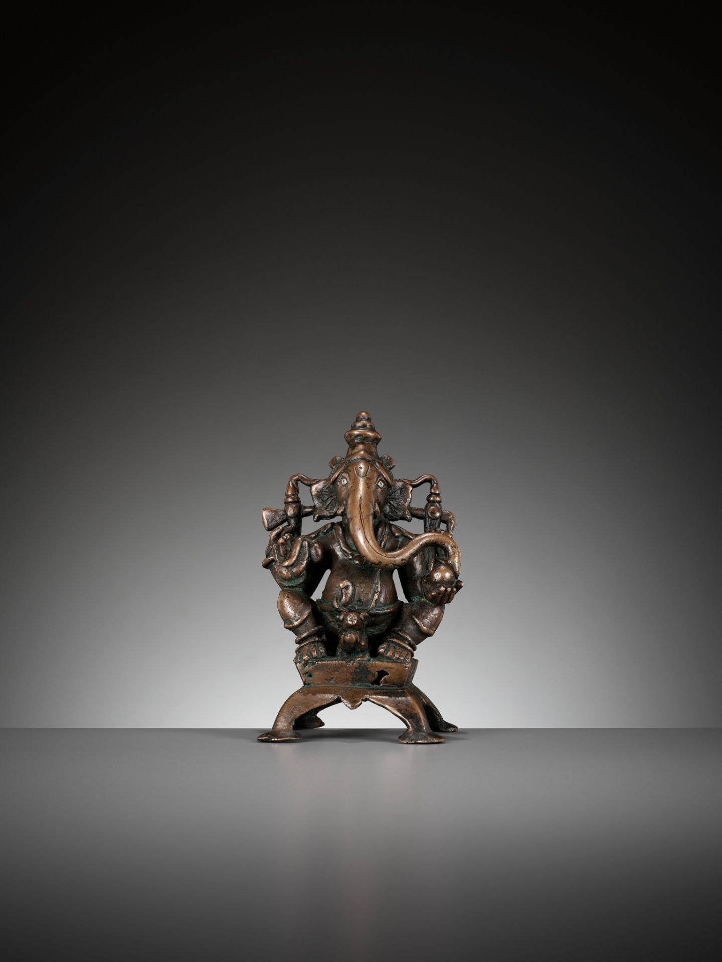 A SILVER-INLAID COPPER ALLOY FIGURE OF GANESHA, SOUTH INDIA, C. 1650-1750 - Image 11 of 12