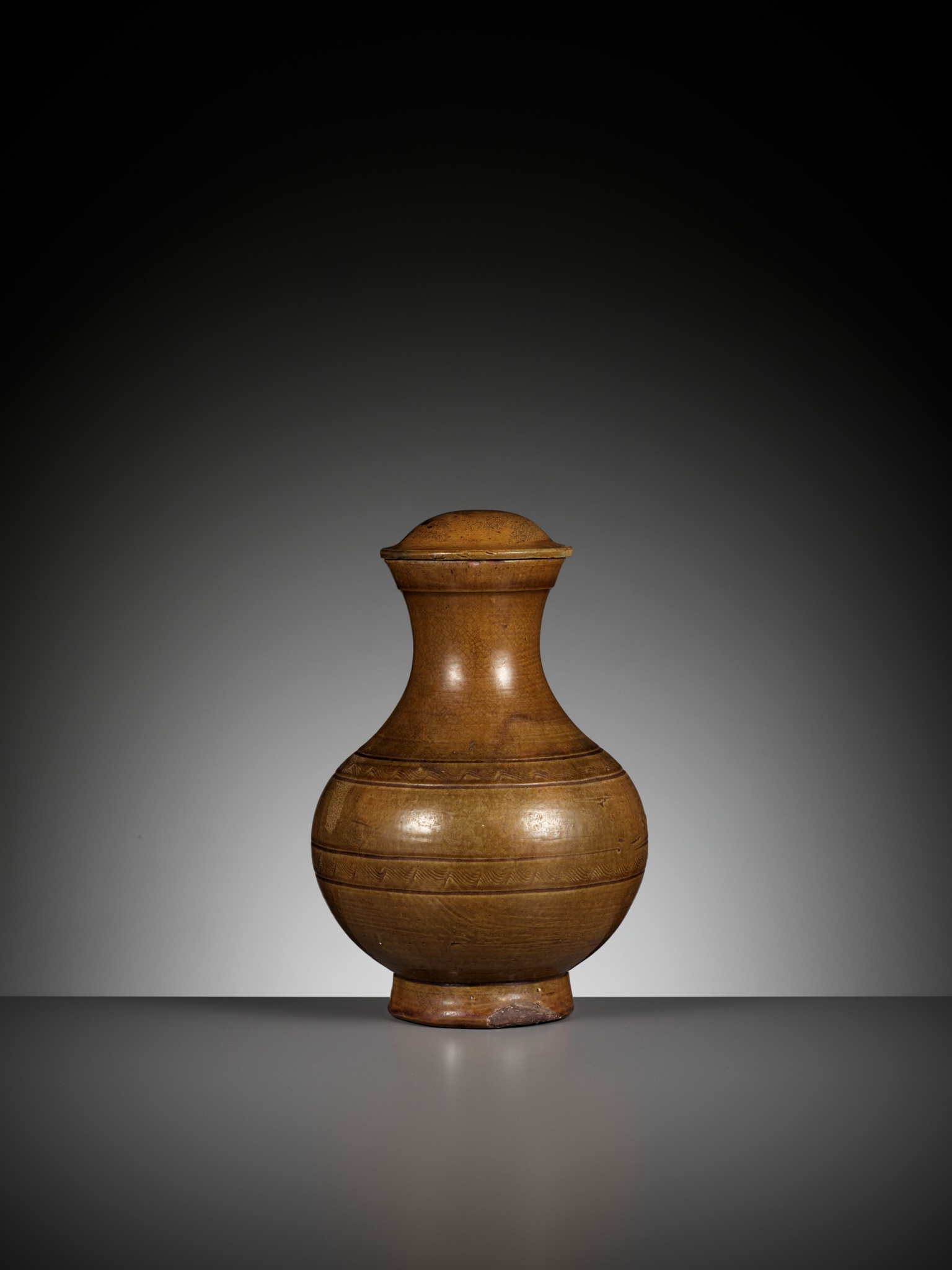 AN AMBER-GLAZED POTTERY VASE AND COVER, HU, HAN DYNASTY - Image 3 of 12