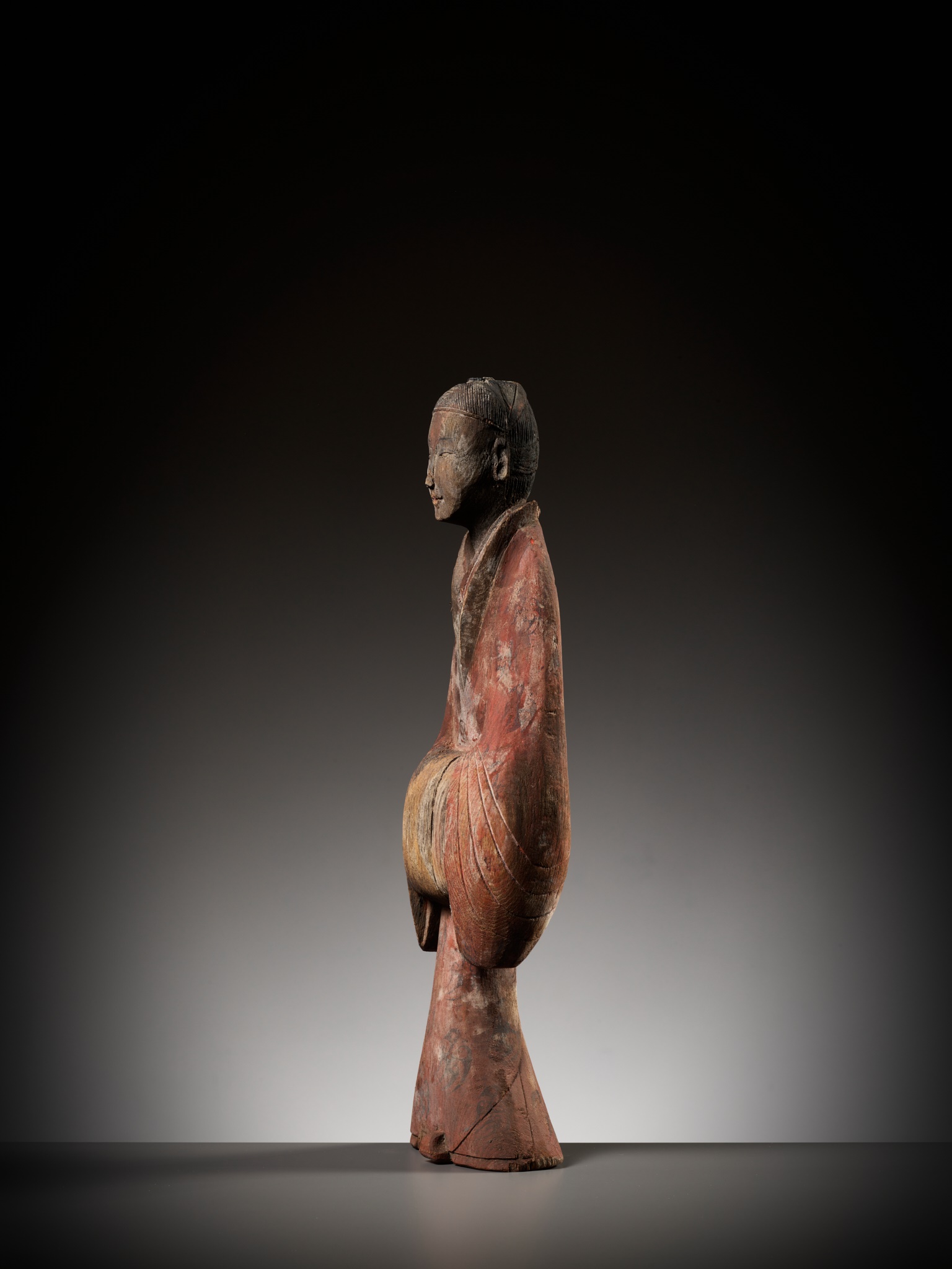 A PAINTED WOOD FIGURE OF A COURT LADY, WARRING STATES PERIOD TO WESTERN HAN DYNASTY - Image 9 of 18