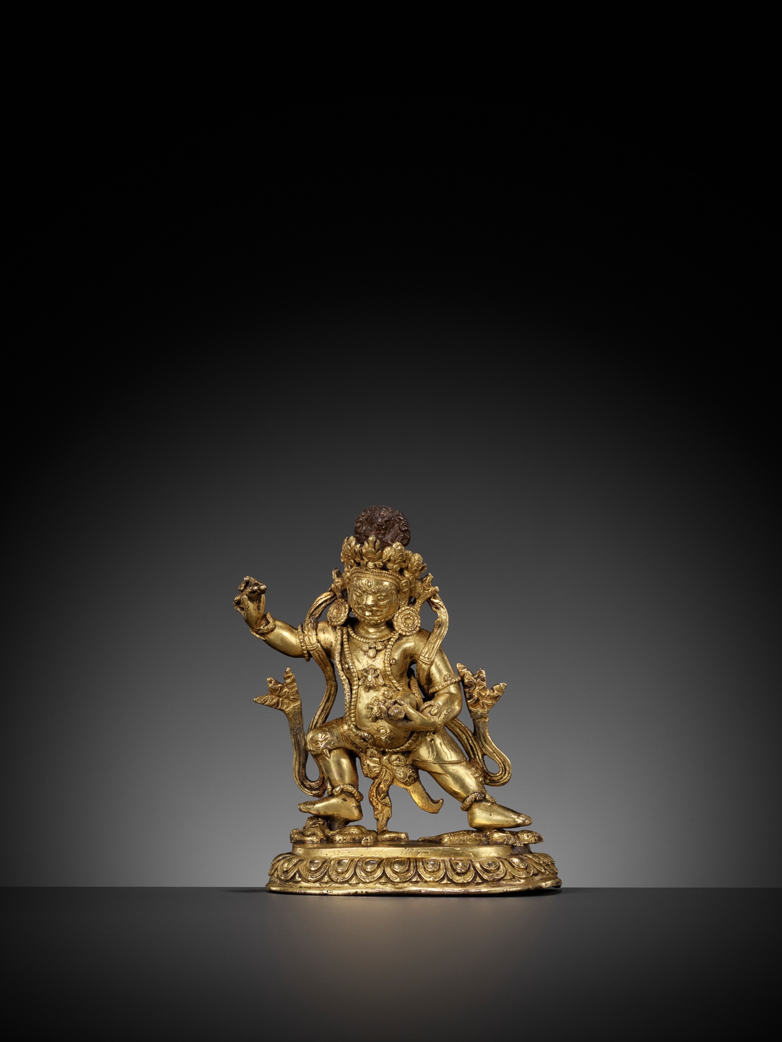 A GILT FIGURE OF VAJRAPANI, TIBET, 17TH-18TH CENTURY - Image 6 of 10