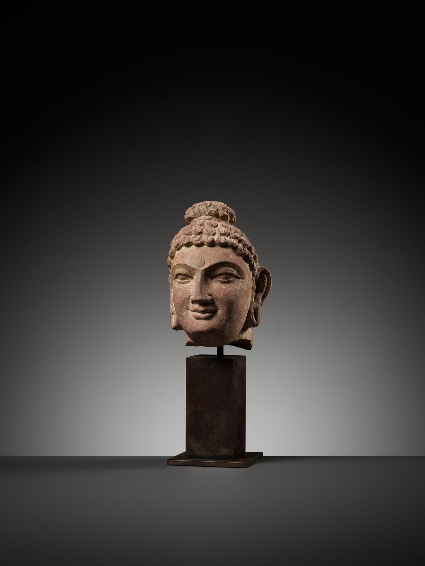 A RED SANDSTONE HEAD OF BUDDHA, MATHURA, KUSHAN PERIOD - Image 9 of 15