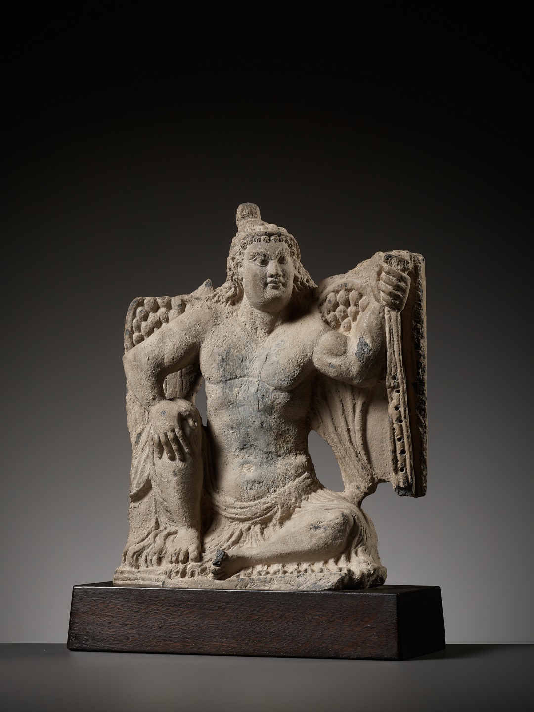 A GRAY SCHIST FIGURE OF A WINGED ATLAS, ANCIENT REGION OF GANDHARA, 3RD - 4TH CENTURY - Image 2 of 10