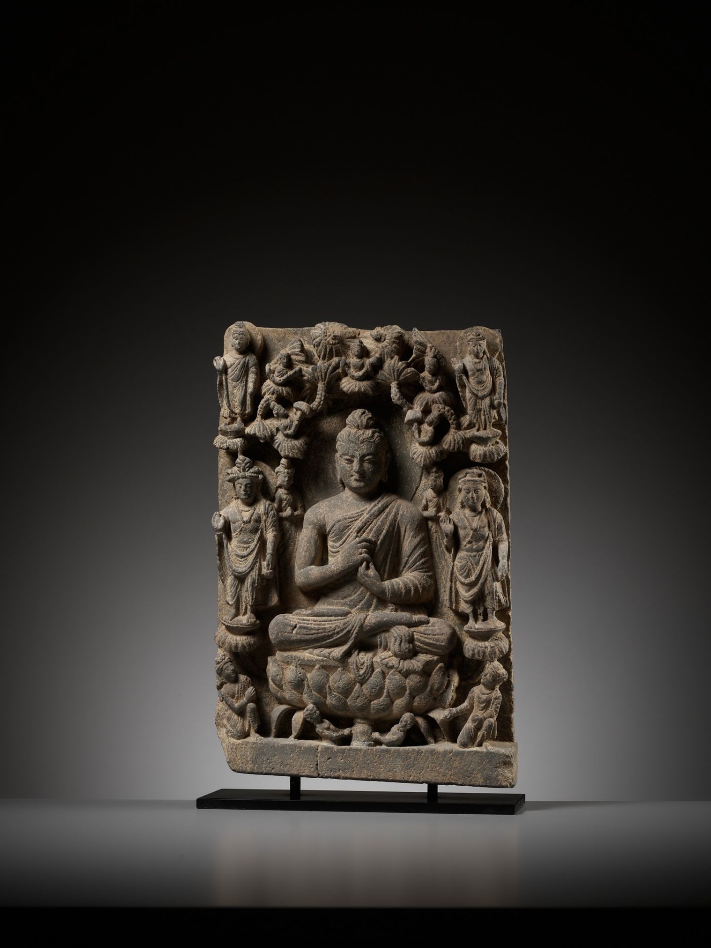 A SCHIST STELE DEPICTING BUDDHA, ANCIENT REGION OF GANDHARA, 3RD-4TH CENTURY - Image 2 of 11